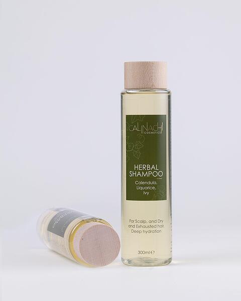 Силно хидратиращ билков шампоан без сулфати за коса и скалп Calinachi, 300 мл — оферта от shop.curly.bg